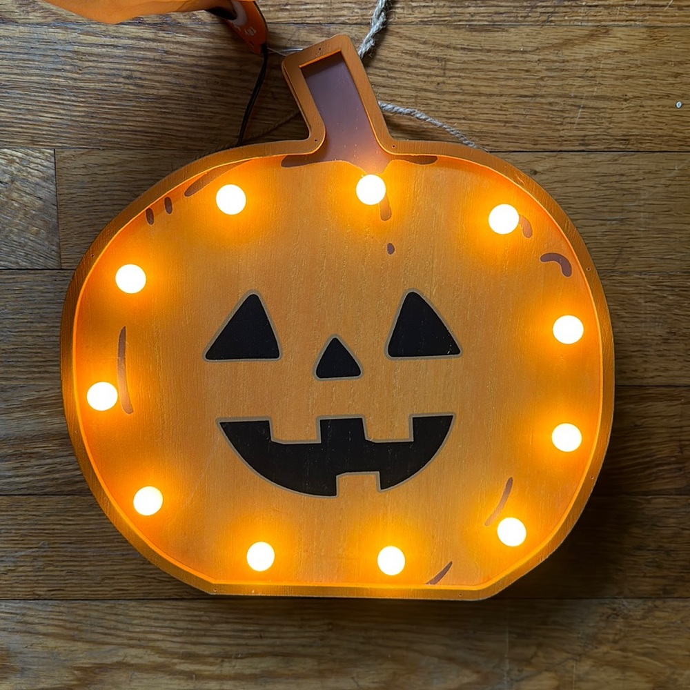 🎃 Light up Halloween pumpkin carnival sign